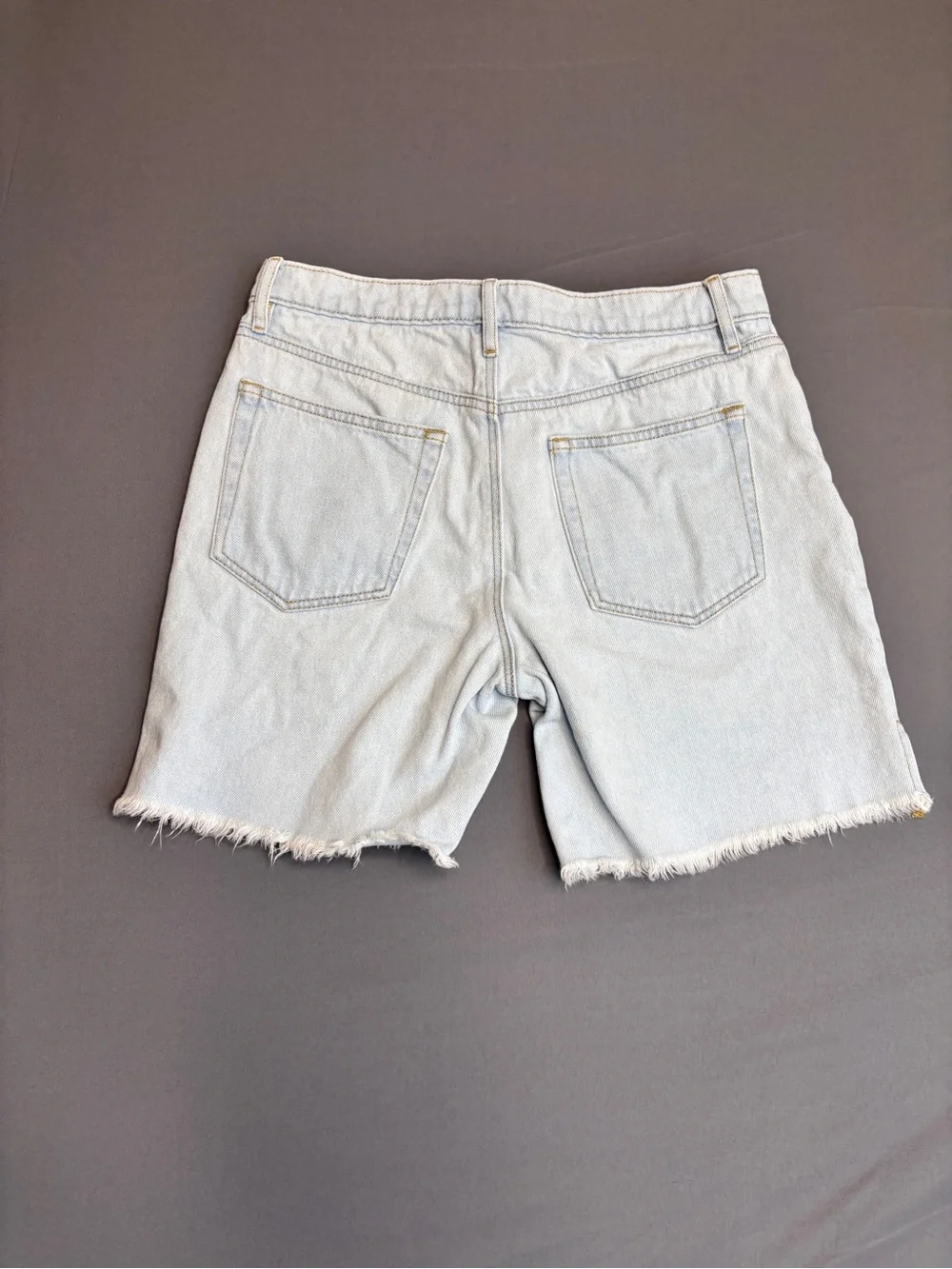LOFT The Boyfriend Shorts Women's Size 26 Light Wash Raw Hem Denim Casual